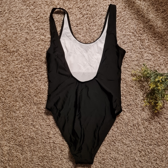 ISLAND VIBES|| One Piece Swimsuit Sz,Medium Color Black - Picture 6 of 8